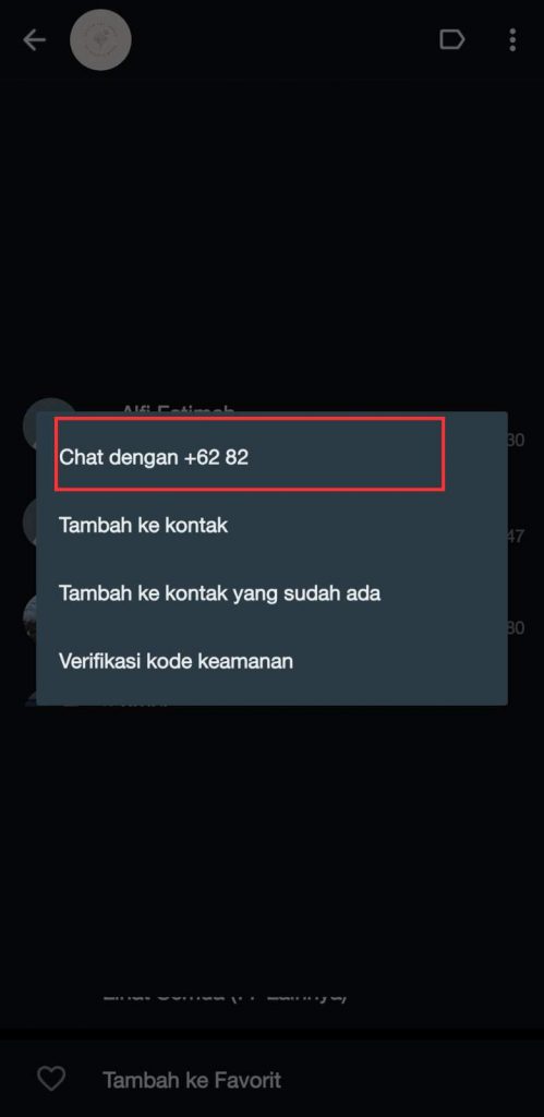 11 - Klik nomor HP anggota yang ingin Anda kirimkan pesan, lalu pilih “Chat dengan Xxx”
