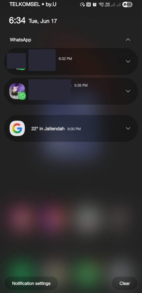 7 - Saat ada pesan masuk, jangan langsung buka aplikasi WhatsApp. Buka melalui notifikasi pop-up di layar