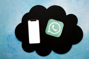 Featured image cara menyembunyikan status online di whatsapp