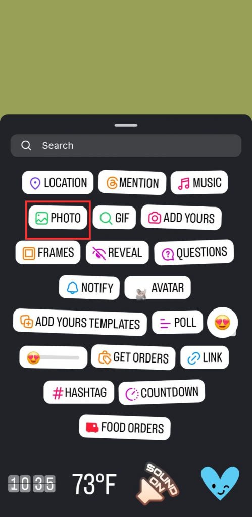23 - Ambil foto_video langsung, atau pilih dari galeri dengan cara geser layar ke atas