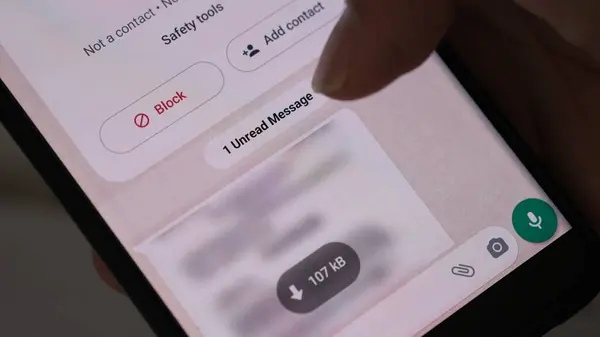 Mendapatkan chat WA dari kontak yang tidak dikenal