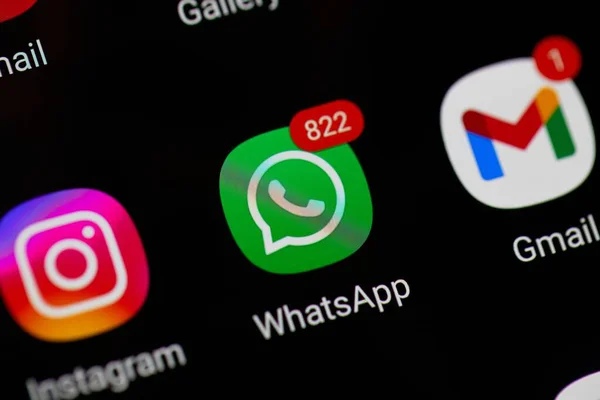 Ratusan notifikasi chat di WhatsApp