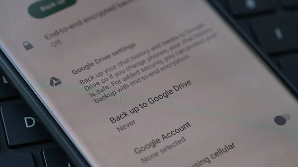 Setting backup chat di WhatsApp