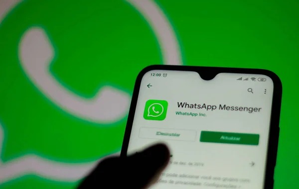 Instalasi aplikasi WA via Google Play Store