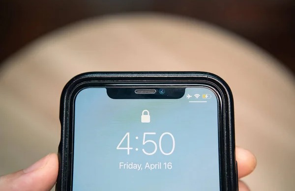 Menyalakan mode pesawat di iPhone