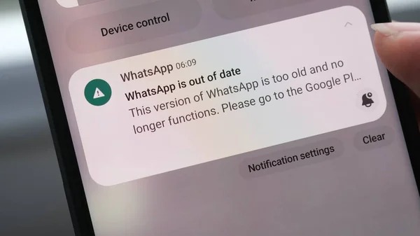 Notifikasi versi WhatsApp sudah outdated