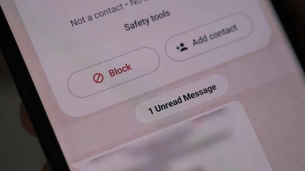 Chat dari nomor tidak dikenal di WA