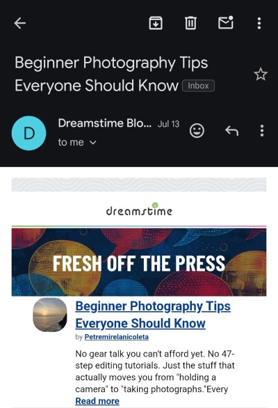 Contoh email newsletter dari Dreamstime