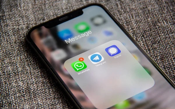 Featured image untuk artikel Kenapa Tidak Bisa Menyimpan Kontak di WA