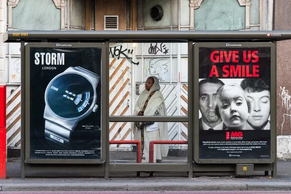 Iklan di halte bus