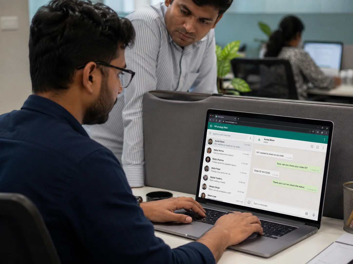risiko privasi WhatsApp Web saat layar dilihat orang lain