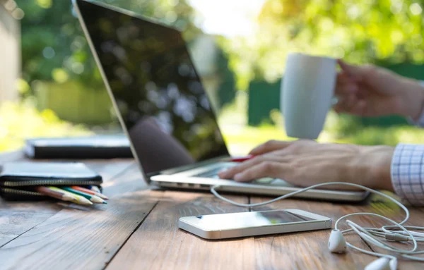 Featured image untuk artikel Aplikasi Email Blast