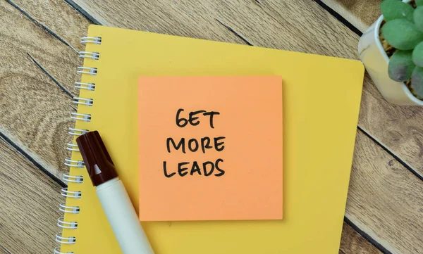 Sticky notes dengan tulisan "Get More Leads"